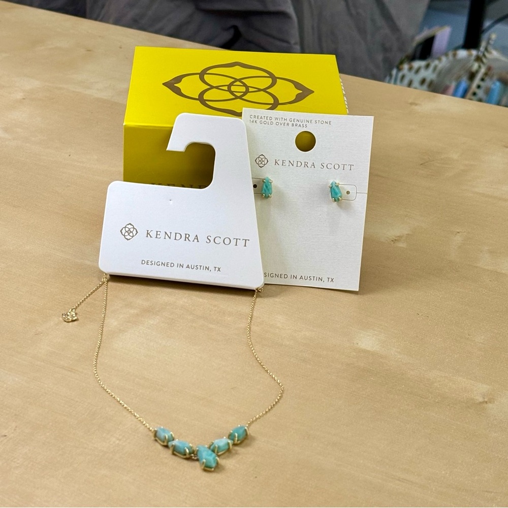 Rare Turquoise Kendra Scott Necklace & Earrings Set!